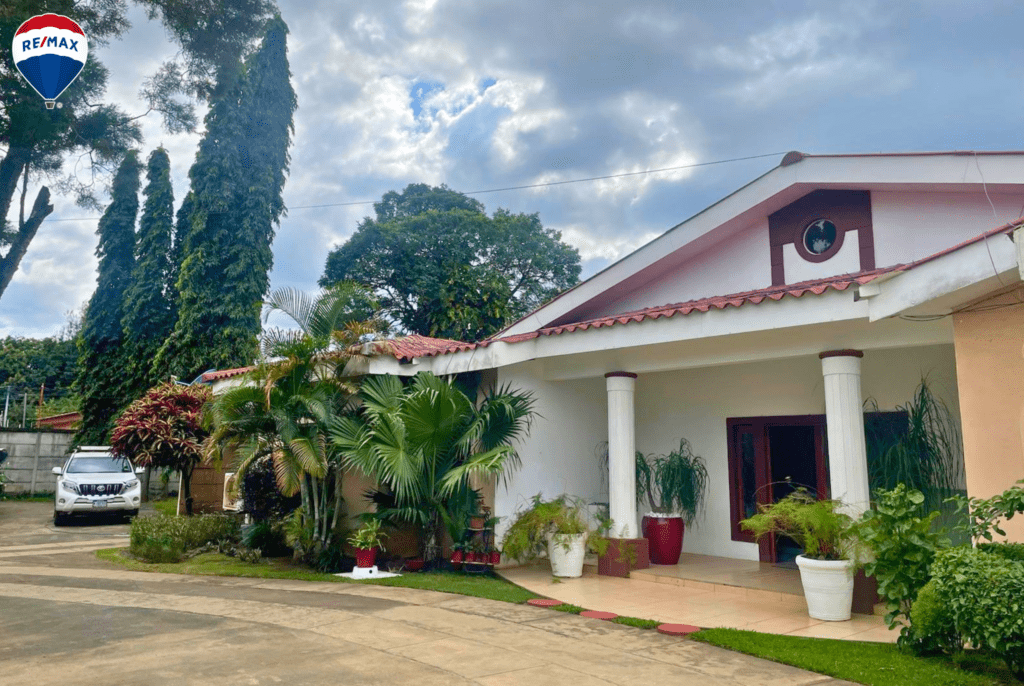 Elegante Residencia en Km 11.5 Carretera a Masaya