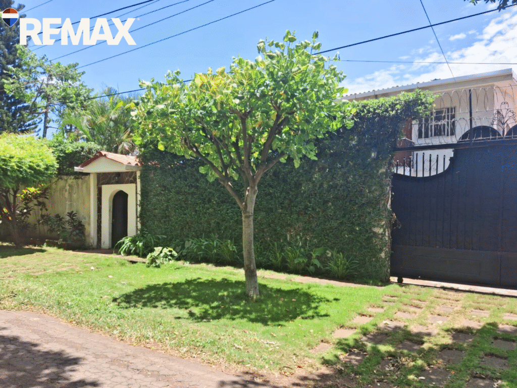 Casa Amplia en Venta en Carretera Sur
