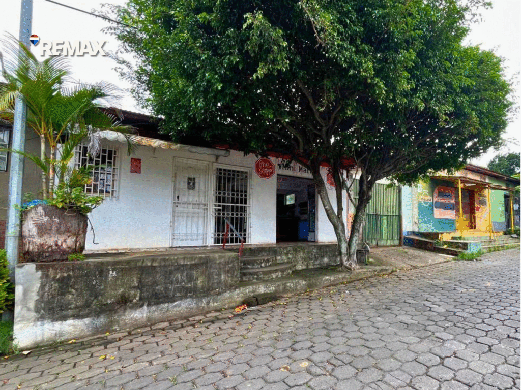 Casa con Local Comercial en Masatepe