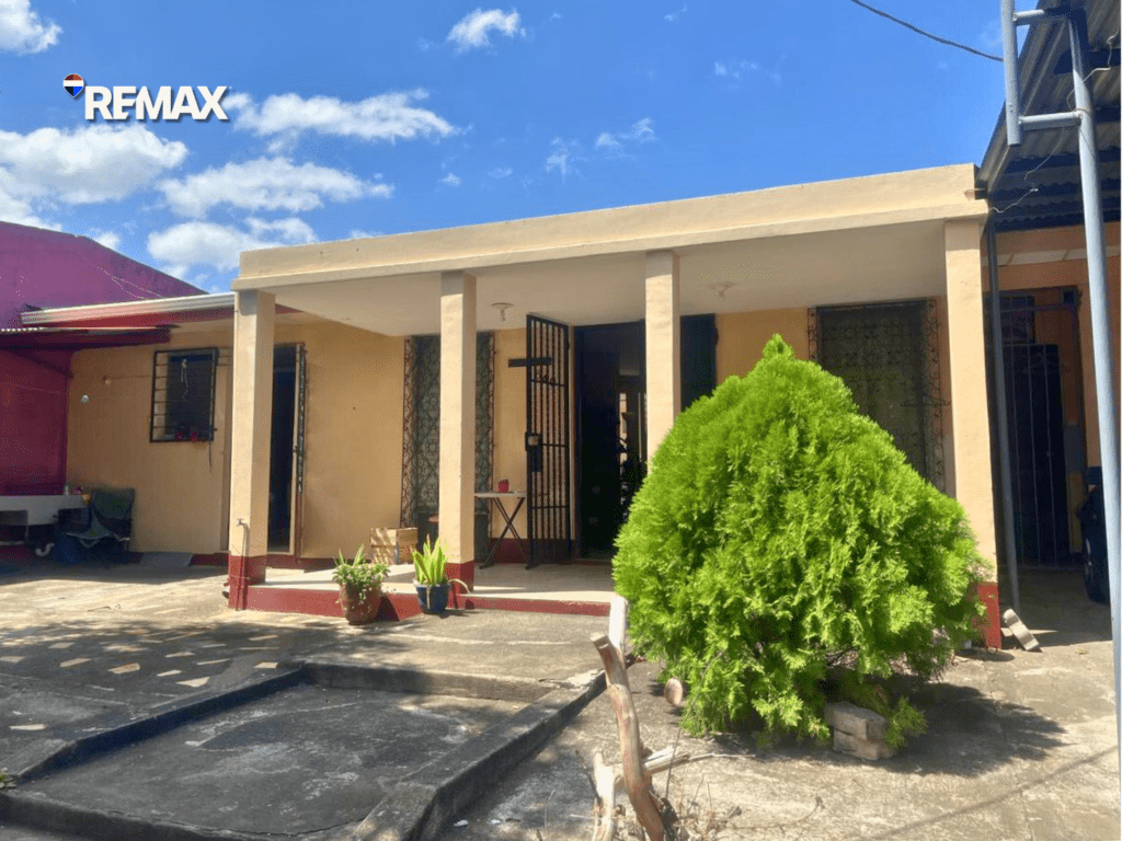Amplia Casa Multipropósito en Reparto Las Palmas